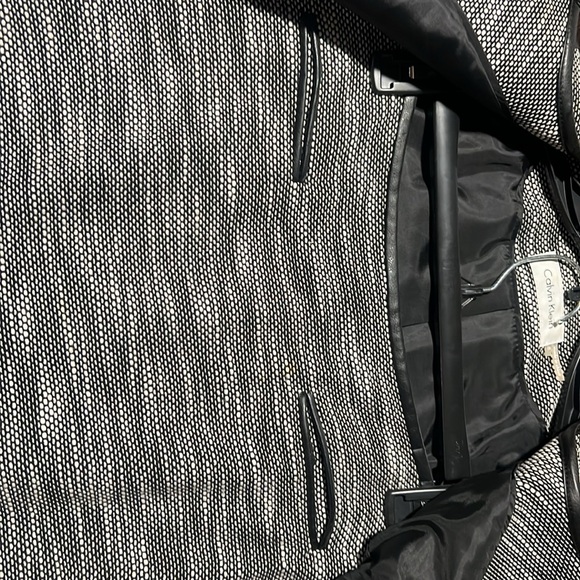 Calvin Klein 2 piece suit - Picture 6 of 9